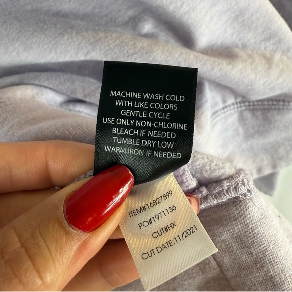 Torrid Drop Shoulder Sweatshirt - Crew Neck Soft Fleece
Mandala Purple Size:3 - Picture 10 of 13